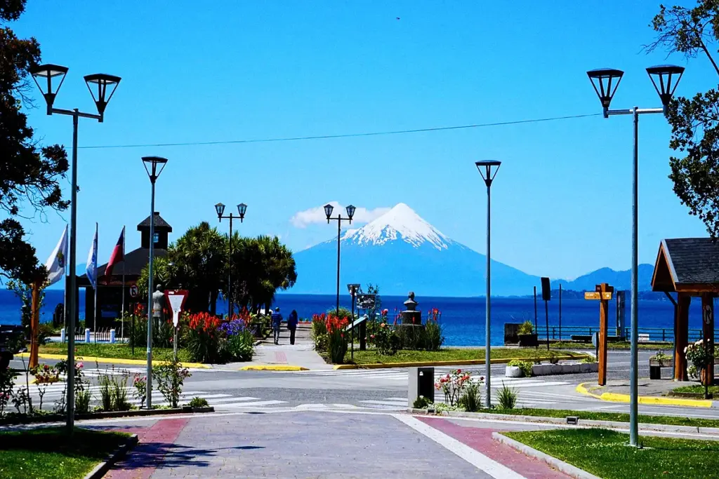 plaza de puerto varas turismo chile tour puerto varas Turismo en el Sur de Chile