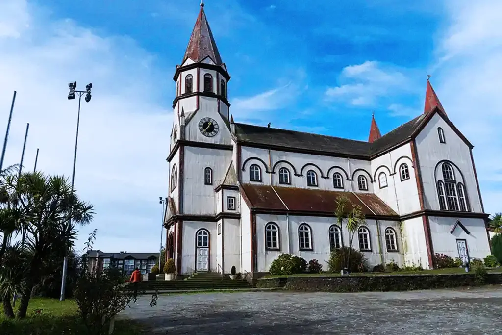 iglesia sagrado corazon puerto varas turismo chile Turismo en el Sur de Chile